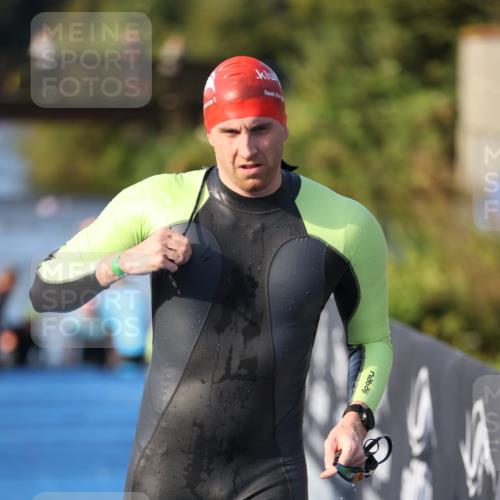 25.08.2024 - Elbe Triathlon Hamburg H.Heesch http://msf.ph/oto/6853309 25.08.2024 09:01:07 Schwimmen 226, 238, 270, 284, 309 meine-sportfotos.de