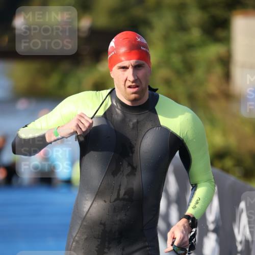 25.08.2024 - Elbe Triathlon Hamburg H.Heesch http://msf.ph/oto/6853315 25.08.2024 09:01:07 Schwimmen 226, 238, 270, 284, 309 meine-sportfotos.de