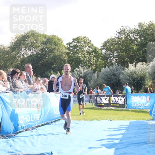 25.08.2024 - Elbe Triathlon Hamburg H.Heesch http://msf.ph/oto/6853322 25.08.2024 10:50:54 Ziel 266, 275 meine-sportfotos.de