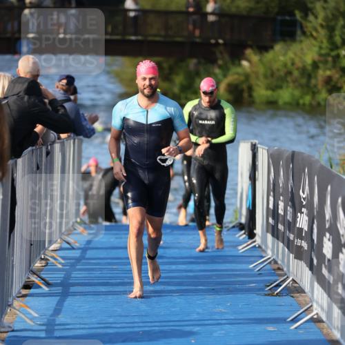 25.08.2024 - Elbe Triathlon Hamburg H.Heesch http://msf.ph/oto/6853325 25.08.2024 09:01:16 Schwimmen 175, 210, 238, 270, 284, 293, 309, 318 meine-sportfotos.de