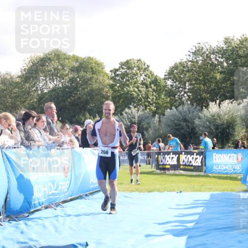25.08.2024 - Elbe Triathlon Hamburg H.Heesch http://msf.ph/oto/6853336 25.08.2024 10:50:54 Ziel 266, 275 meine-sportfotos.de