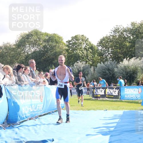 25.08.2024 - Elbe Triathlon Hamburg H.Heesch http://msf.ph/oto/6853354 25.08.2024 10:50:54 Ziel 266, 275 meine-sportfotos.de