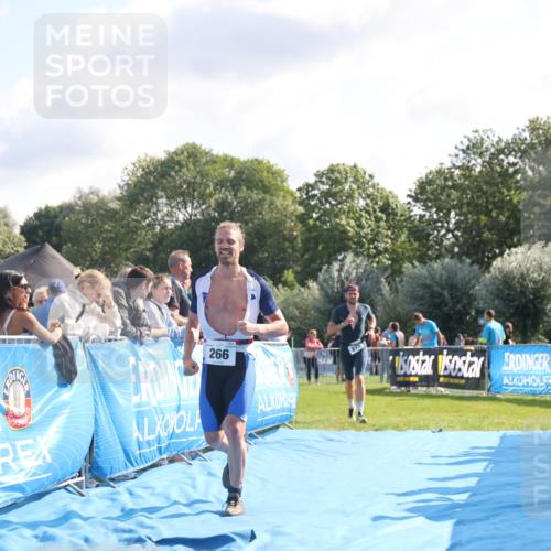 25.08.2024 - Elbe Triathlon Hamburg H.Heesch http://msf.ph/oto/6853373 25.08.2024 10:50:55 Ziel 266, 275 meine-sportfotos.de