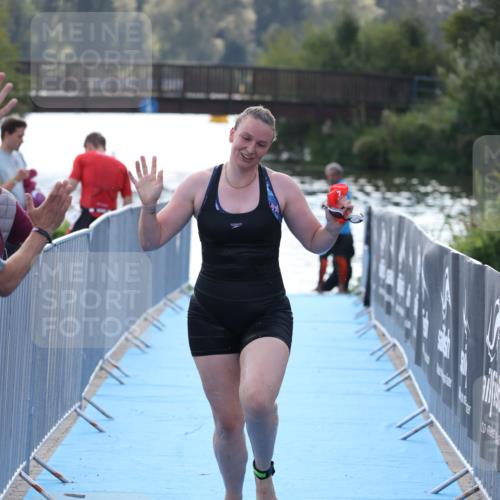 25.08.2024 - Elbe Triathlon Hamburg H.Heesch http://msf.ph/oto/6853381 25.08.2024 15:37:25 Schwimmen  meine-sportfotos.de