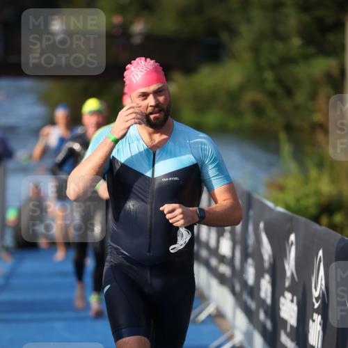 25.08.2024 - Elbe Triathlon Hamburg H.Heesch http://msf.ph/oto/6853382 25.08.2024 09:01:19 Schwimmen 175, 210, 238, 270, 284, 293, 309, 318 meine-sportfotos.de