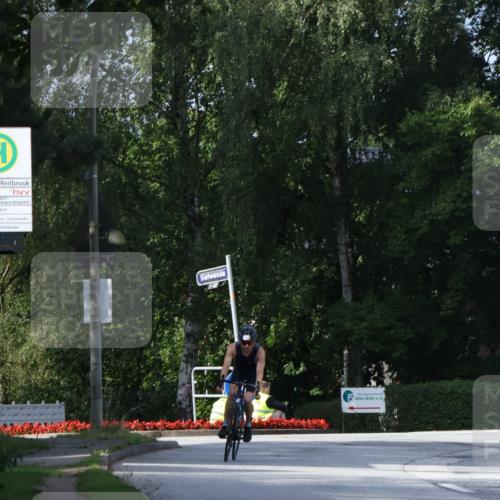 25.08.2024 - Elbe Triathlon Hamburg Fuchs,  Jonas http://msf.ph/oto/6853385 25.08.2024 10:01:19 Radfahren 516, 276, 355 meine-sportfotos.de