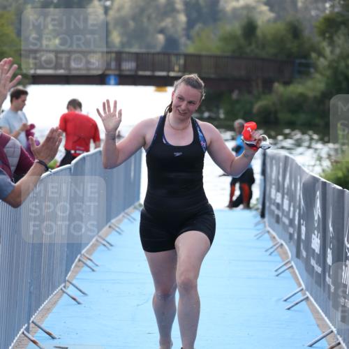 25.08.2024 - Elbe Triathlon Hamburg H.Heesch http://msf.ph/oto/6853389 25.08.2024 15:37:25 Schwimmen  meine-sportfotos.de