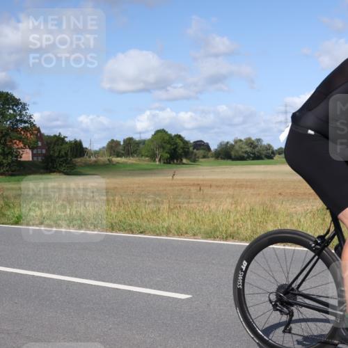 25.08.2024 - Elbe Triathlon Hamburg Fuchs,  Jonas http://msf.ph/oto/6853396 25.08.2024 10:37:06 Radfahren 554, 584, 556, 622, 617, 632 meine-sportfotos.de