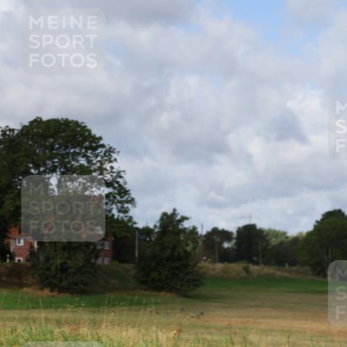 25.08.2024 - Elbe Triathlon Hamburg Fuchs,  Jonas http://msf.ph/oto/6853409 25.08.2024 10:01:25 Radfahren 355, 424 meine-sportfotos.de