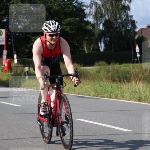 25.08.2024 - Elbe Triathlon Hamburg Fuchs,  Jonas http://msf.ph/oto/6853410 25.08.2024 10:37:08 Radfahren 556, 622, 617, 632, 647, 567 meine-sportfotos.de