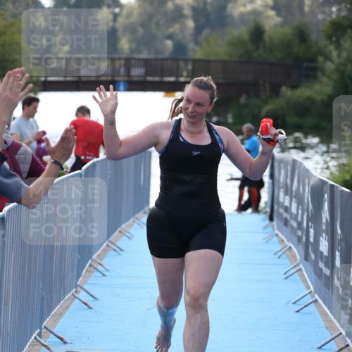25.08.2024 - Elbe Triathlon Hamburg H.Heesch http://msf.ph/oto/6853414 25.08.2024 15:37:25 Schwimmen  meine-sportfotos.de