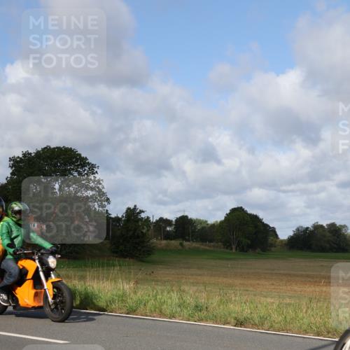 25.08.2024 - Elbe Triathlon Hamburg Fuchs,  Jonas http://msf.ph/oto/6853424 25.08.2024 10:01:27 Radfahren 355, 424 meine-sportfotos.de