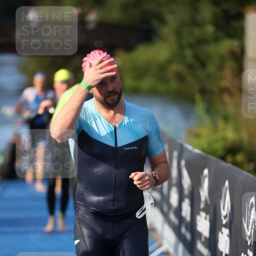 25.08.2024 - Elbe Triathlon Hamburg H.Heesch http://msf.ph/oto/6853427 25.08.2024 09:01:19 Schwimmen 175, 210, 238, 270, 284, 293, 309, 318 meine-sportfotos.de