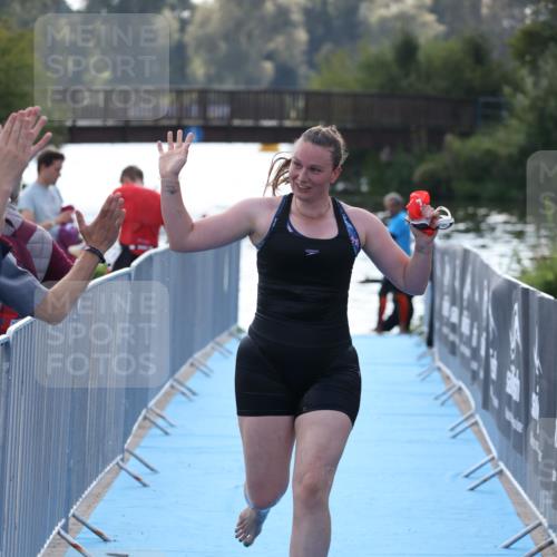 25.08.2024 - Elbe Triathlon Hamburg H.Heesch http://msf.ph/oto/6853428 25.08.2024 15:37:26 Schwimmen  meine-sportfotos.de