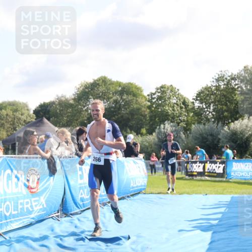 25.08.2024 - Elbe Triathlon Hamburg H.Heesch http://msf.ph/oto/6853430 25.08.2024 10:50:55 Ziel 266, 275 meine-sportfotos.de