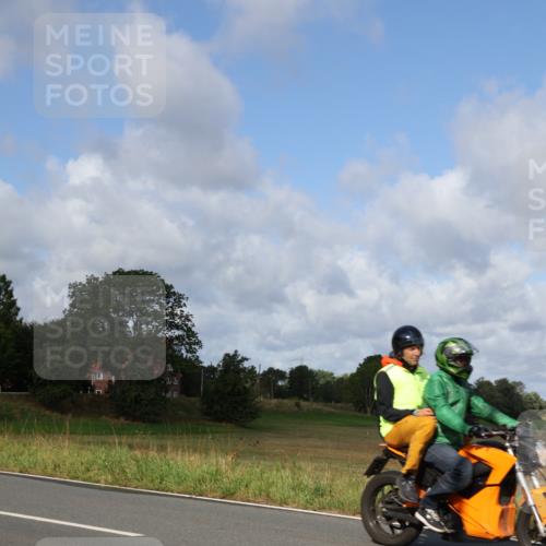 25.08.2024 - Elbe Triathlon Hamburg Fuchs,  Jonas http://msf.ph/oto/6853442 25.08.2024 10:01:27 Radfahren 355, 424 meine-sportfotos.de