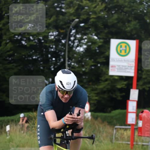 25.08.2024 - Elbe Triathlon Hamburg Fuchs,  Jonas http://msf.ph/oto/6853449 25.08.2024 10:01:45 Radfahren 431 meine-sportfotos.de