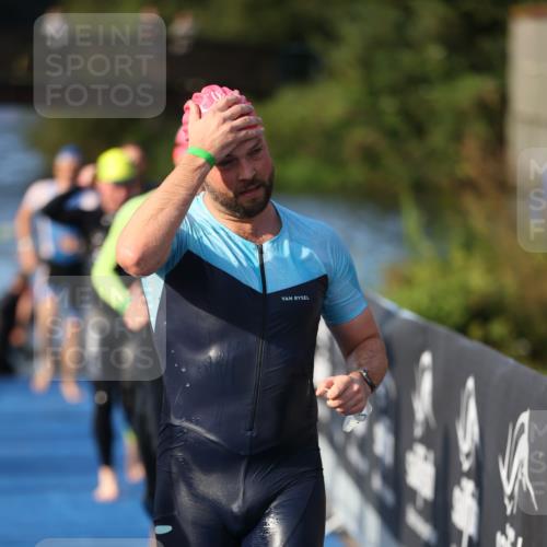 25.08.2024 - Elbe Triathlon Hamburg H.Heesch http://msf.ph/oto/6853458 25.08.2024 09:01:19 Schwimmen 175, 210, 238, 270, 284, 293, 309, 318 meine-sportfotos.de