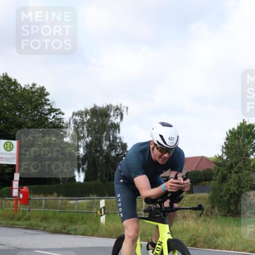 25.08.2024 - Elbe Triathlon Hamburg Fuchs,  Jonas http://msf.ph/oto/6853480 25.08.2024 10:01:46 Radfahren 431 meine-sportfotos.de