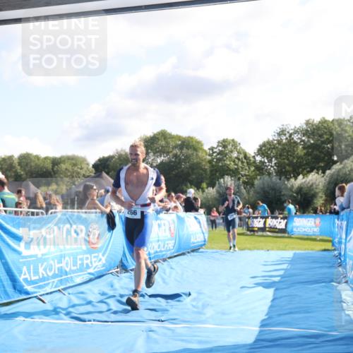 25.08.2024 - Elbe Triathlon Hamburg H.Heesch http://msf.ph/oto/6853492 25.08.2024 10:50:55 Ziel 266, 275 meine-sportfotos.de