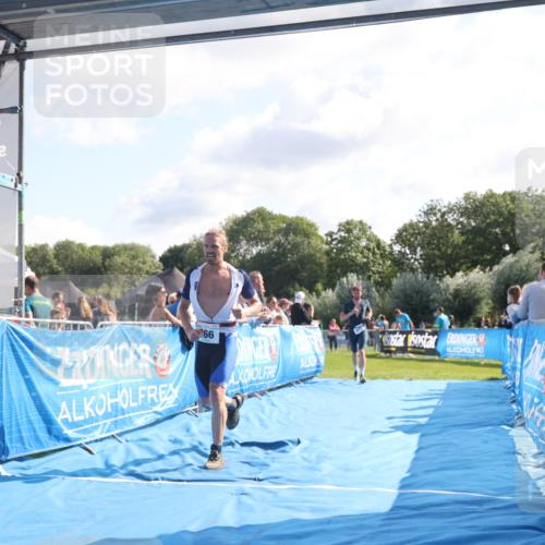 25.08.2024 - Elbe Triathlon Hamburg H.Heesch http://msf.ph/oto/6853502 25.08.2024 10:50:56 Ziel 266, 275 meine-sportfotos.de
