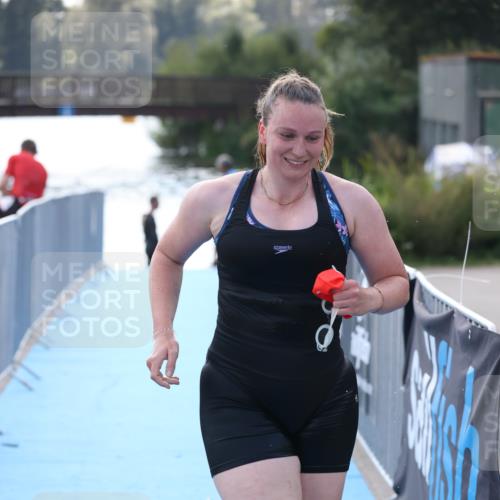 25.08.2024 - Elbe Triathlon Hamburg H.Heesch http://msf.ph/oto/6853539 25.08.2024 15:37:27 Schwimmen  meine-sportfotos.de