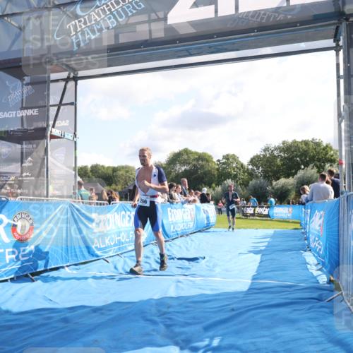 25.08.2024 - Elbe Triathlon Hamburg H.Heesch http://msf.ph/oto/6853542 25.08.2024 10:50:56 Ziel 266, 275 meine-sportfotos.de