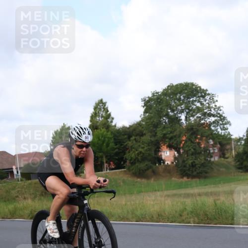 25.08.2024 - Elbe Triathlon Hamburg Fuchs,  Jonas http://msf.ph/oto/6853545 25.08.2024 10:01:54 Radfahren 551 meine-sportfotos.de
