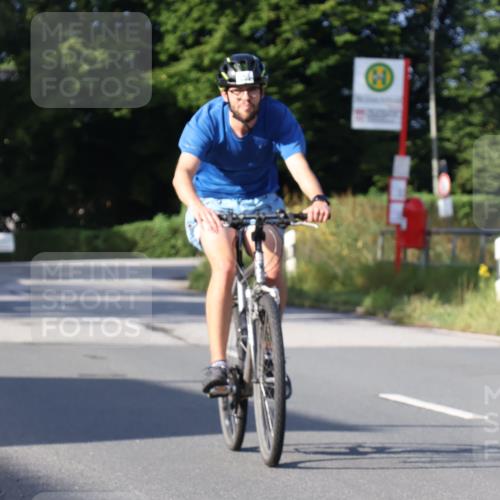 25.08.2024 - Elbe Triathlon Hamburg Fuchs,  Jonas http://msf.ph/oto/6853556 25.08.2024 09:17:17 Radfahren 255 meine-sportfotos.de