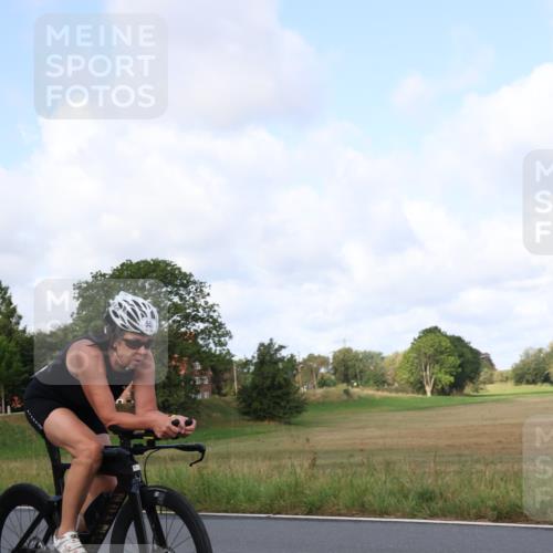 25.08.2024 - Elbe Triathlon Hamburg Fuchs,  Jonas http://msf.ph/oto/6853559 25.08.2024 10:01:54 Radfahren 551 meine-sportfotos.de