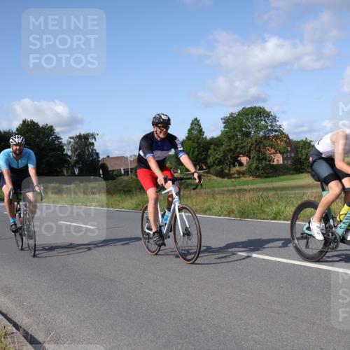 25.08.2024 - Elbe Triathlon Hamburg Fuchs,  Jonas http://msf.ph/oto/6853561 25.08.2024 10:37:16 Radfahren 647, 567, 734, 675, 551, 619, 614 meine-sportfotos.de