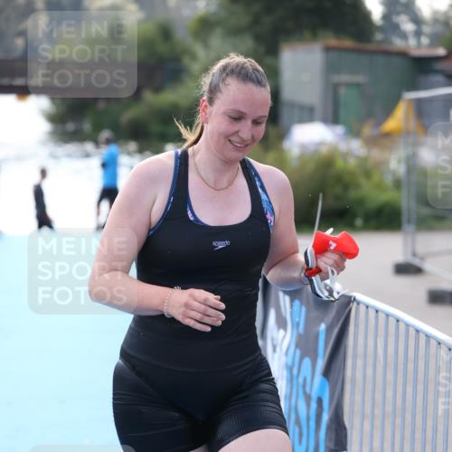 25.08.2024 - Elbe Triathlon Hamburg H.Heesch http://msf.ph/oto/6853562 25.08.2024 15:37:27 Schwimmen  meine-sportfotos.de