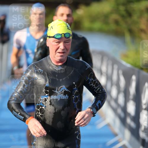 25.08.2024 - Elbe Triathlon Hamburg H.Heesch http://msf.ph/oto/6853566 25.08.2024 09:01:24 Schwimmen 175, 210, 215, 238, 270, 284, 293, 309, 318 meine-sportfotos.de