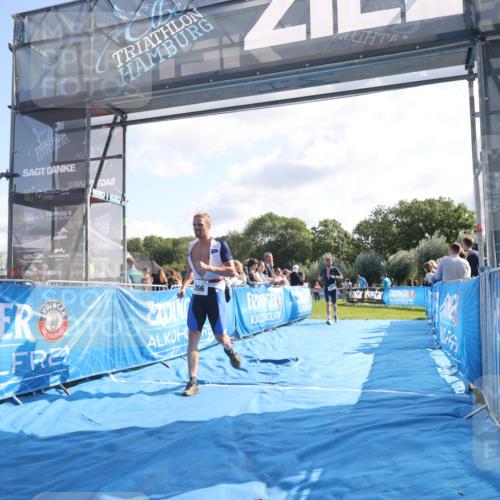 25.08.2024 - Elbe Triathlon Hamburg H.Heesch http://msf.ph/oto/6853567 25.08.2024 10:50:56 Ziel 266, 275 meine-sportfotos.de