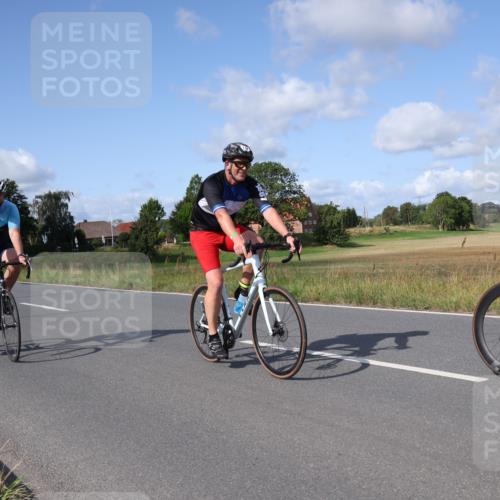 25.08.2024 - Elbe Triathlon Hamburg Fuchs,  Jonas http://msf.ph/oto/6853570 25.08.2024 10:37:16 Radfahren 647, 567, 734, 675, 551, 619, 614 meine-sportfotos.de