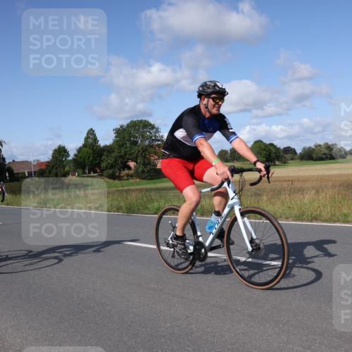 25.08.2024 - Elbe Triathlon Hamburg Fuchs,  Jonas http://msf.ph/oto/6853577 25.08.2024 10:37:16 Radfahren 647, 567, 734, 675, 551, 619, 614 meine-sportfotos.de