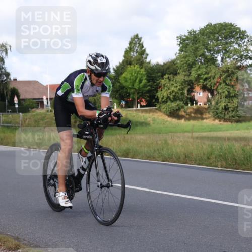 25.08.2024 - Elbe Triathlon Hamburg Fuchs,  Jonas http://msf.ph/oto/6853588 25.08.2024 10:02:03 Radfahren 221, 473, 418, 475 meine-sportfotos.de
