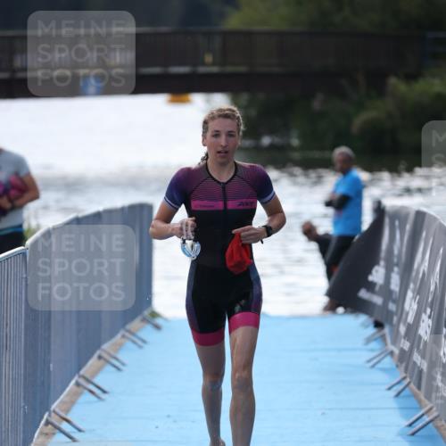 25.08.2024 - Elbe Triathlon Hamburg H.Heesch http://msf.ph/oto/6853591 25.08.2024 15:38:18 Schwimmen  meine-sportfotos.de
