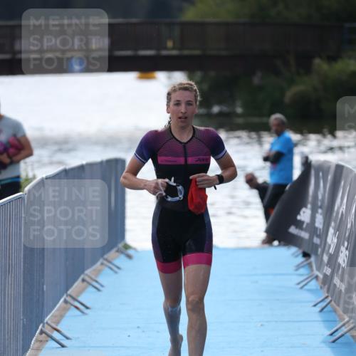 25.08.2024 - Elbe Triathlon Hamburg H.Heesch http://msf.ph/oto/6853600 25.08.2024 15:38:18 Schwimmen  meine-sportfotos.de