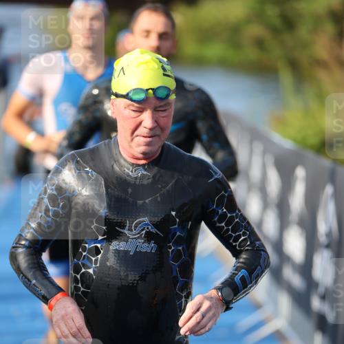 25.08.2024 - Elbe Triathlon Hamburg H.Heesch http://msf.ph/oto/6853632 25.08.2024 09:01:24 Schwimmen 175, 210, 215, 238, 270, 284, 293, 309, 318 meine-sportfotos.de