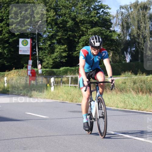 25.08.2024 - Elbe Triathlon Hamburg Fuchs,  Jonas http://msf.ph/oto/6853641 25.08.2024 09:17:29 Radfahren 321, 256, 257 meine-sportfotos.de
