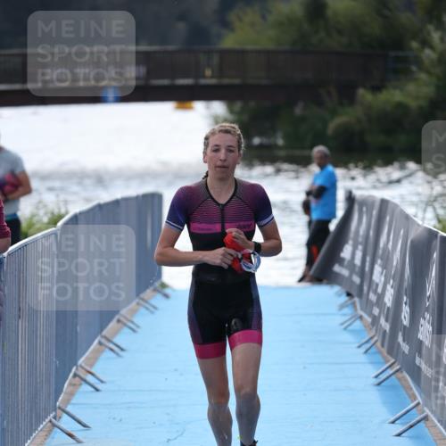 25.08.2024 - Elbe Triathlon Hamburg H.Heesch http://msf.ph/oto/6853654 25.08.2024 15:38:18 Schwimmen  meine-sportfotos.de