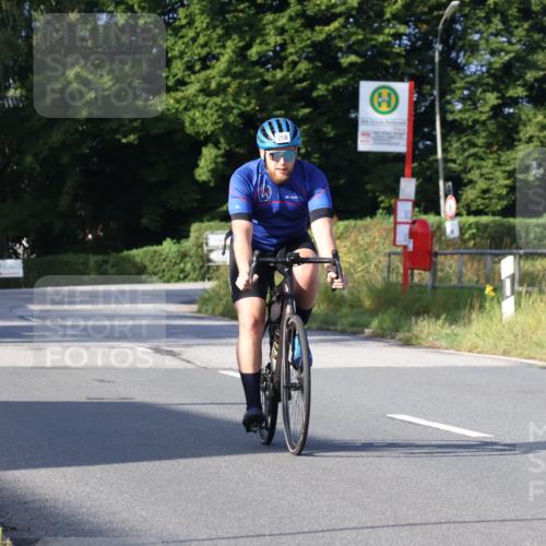 25.08.2024 - Elbe Triathlon Hamburg Fuchs,  Jonas http://msf.ph/oto/6853655 25.08.2024 09:17:31 Radfahren 321, 256, 257 meine-sportfotos.de