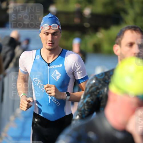 25.08.2024 - Elbe Triathlon Hamburg H.Heesch http://msf.ph/oto/6853684 25.08.2024 09:01:25 Schwimmen 175, 210, 215, 238, 270, 284, 293, 318 meine-sportfotos.de