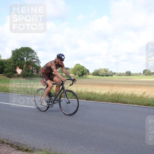 25.08.2024 - Elbe Triathlon Hamburg Fuchs,  Jonas http://msf.ph/oto/6853685 25.08.2024 10:02:08 Radfahren 221, 473, 418, 475 meine-sportfotos.de