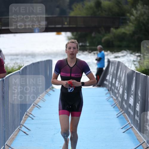 25.08.2024 - Elbe Triathlon Hamburg H.Heesch http://msf.ph/oto/6853707 25.08.2024 15:38:18 Schwimmen  meine-sportfotos.de