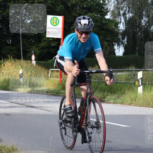 25.08.2024 - Elbe Triathlon Hamburg Fuchs,  Jonas http://msf.ph/oto/6853708 25.08.2024 10:02:18 Radfahren 374, 441, 462 meine-sportfotos.de
