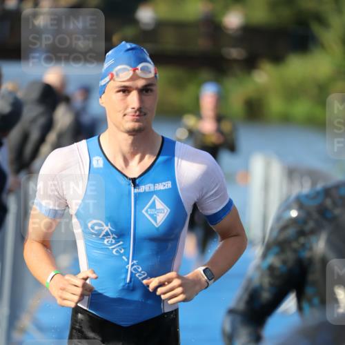 25.08.2024 - Elbe Triathlon Hamburg H.Heesch http://msf.ph/oto/6853719 25.08.2024 09:01:25 Schwimmen 175, 210, 215, 238, 270, 284, 293, 318 meine-sportfotos.de