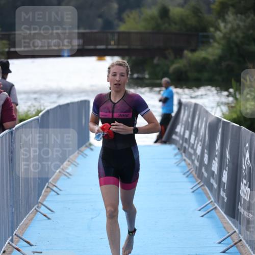 25.08.2024 - Elbe Triathlon Hamburg H.Heesch http://msf.ph/oto/6853726 25.08.2024 15:38:19 Schwimmen  meine-sportfotos.de