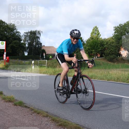 25.08.2024 - Elbe Triathlon Hamburg Fuchs,  Jonas http://msf.ph/oto/6853731 25.08.2024 10:02:18 Radfahren 374, 441, 462 meine-sportfotos.de